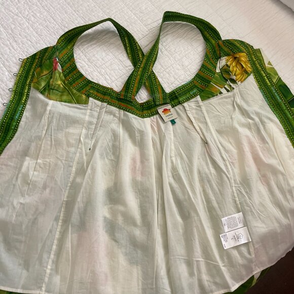 Farm Rio, Marked as L but is an XS, tropical colors - Picture 5 of 6